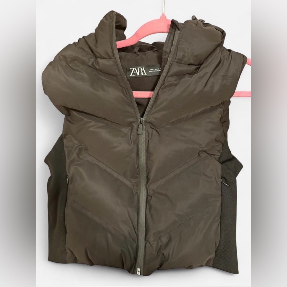 ZARA Black Cropped Puffer Vest – M